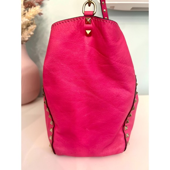 Valentino Garavani Vitello Medium Rockstud Tote in Pink - Picture 4 of 14